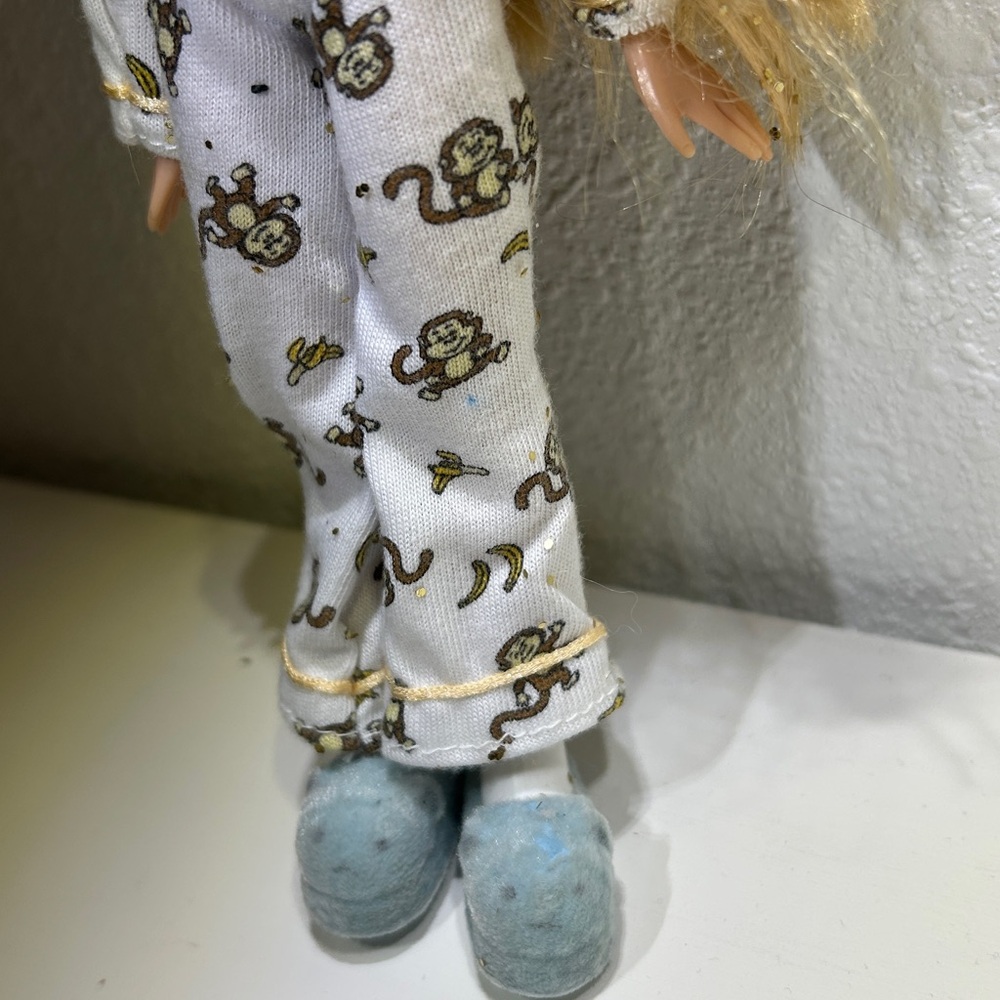 Vintage 2001 First Edition Bratz Slumber Party Meygan fashion doll - Picture 5 of 9